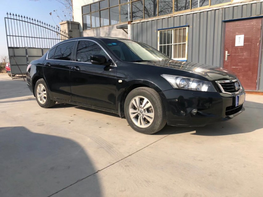 农村人就是图个实惠,09年雅阁家用足够了,有面子也有里子。