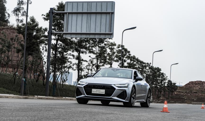 男人的梦想之车2018款奥迪rs7来了,全新一代奥迪rs7闪亮登场