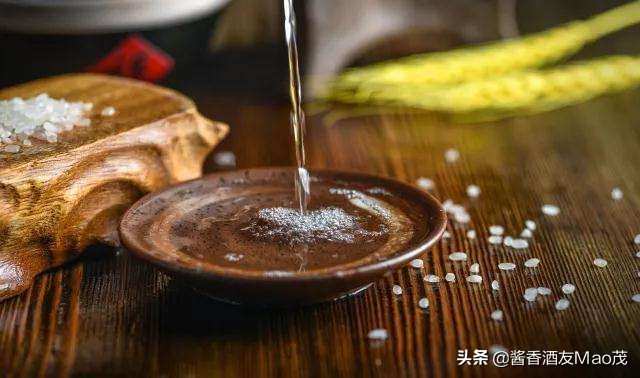 白摘要酱香酒适合长期存放吗,清香浓香酱香酒存放时间