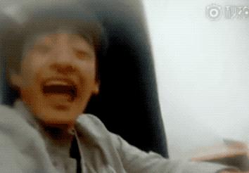 一开始我以为爱上了实力派,没想到他们还全是梗王