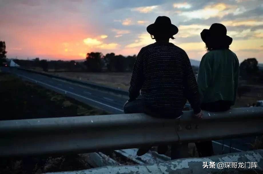 3个技巧教你首次约会就能牵手,约会7大绝招让女生快速爱上你