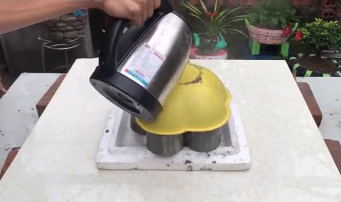 饮料瓶做的花盆如何浇水,用雪碧瓶做自动浇水花盆