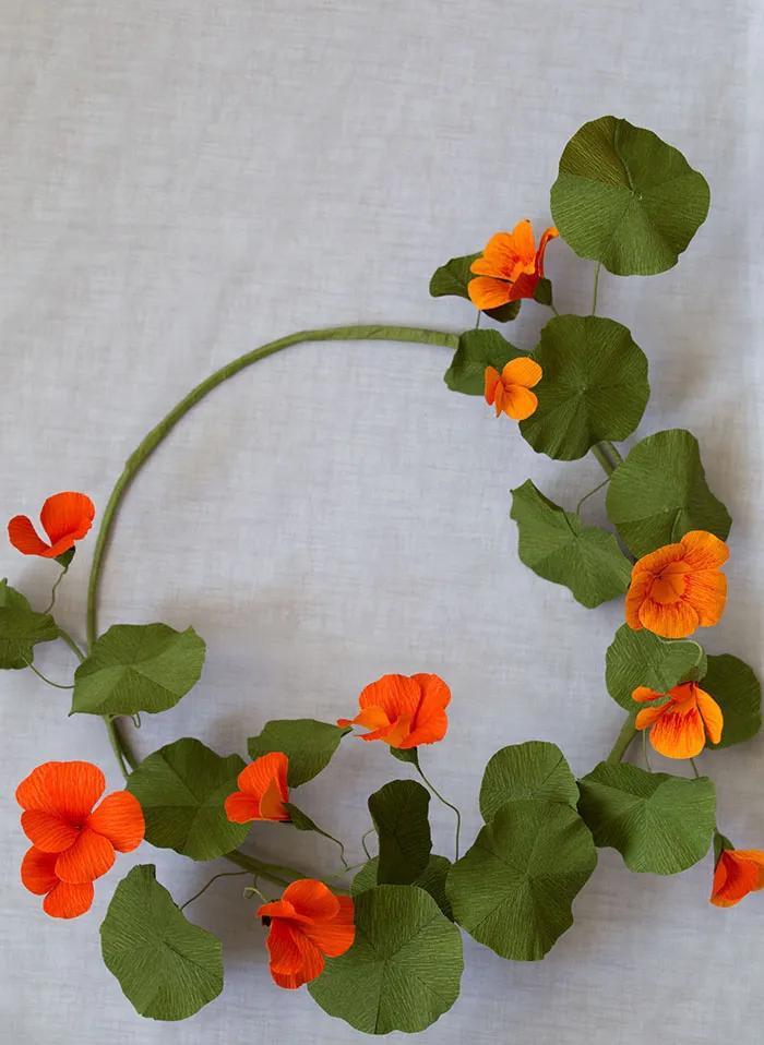 皱纹纸diy手工花朵,手工制作皱纹纸立体花