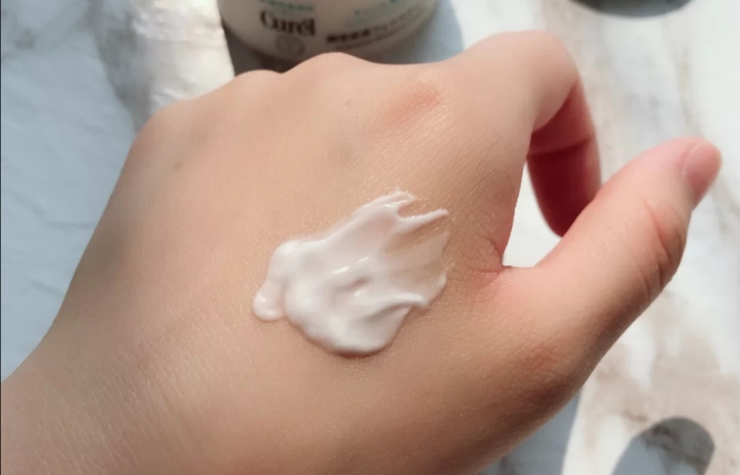 雅顿面霜和珂润,雅顿面霜和珂润面霜