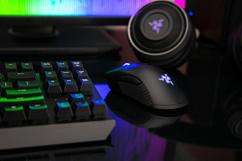 雷蛇曼巴眼镜蛇无线版怎么拆,雷蛇曼巴蛇无线改有线