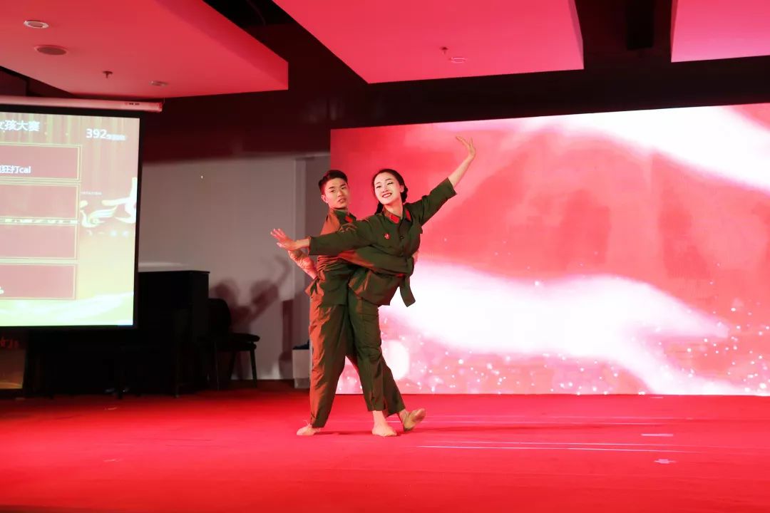 看图识人的女人是谁,看图识人这个女人是谁