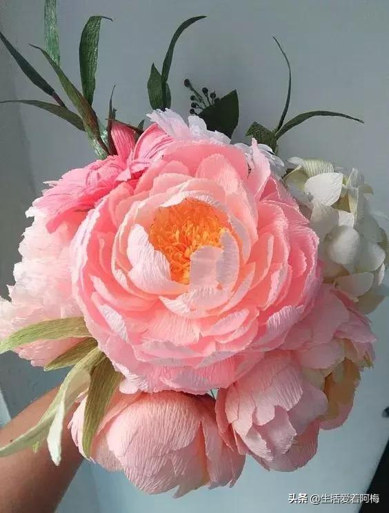 皱纹纸花朵手工艺术,纸艺玫瑰花的制作方法皱纹纸