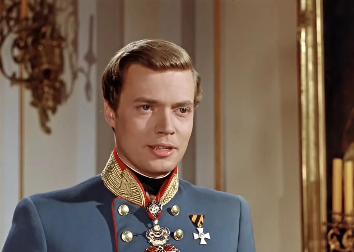 有王子谁还看剧情？帅就完了。荧幕上的中外王子，谁是你的菜？