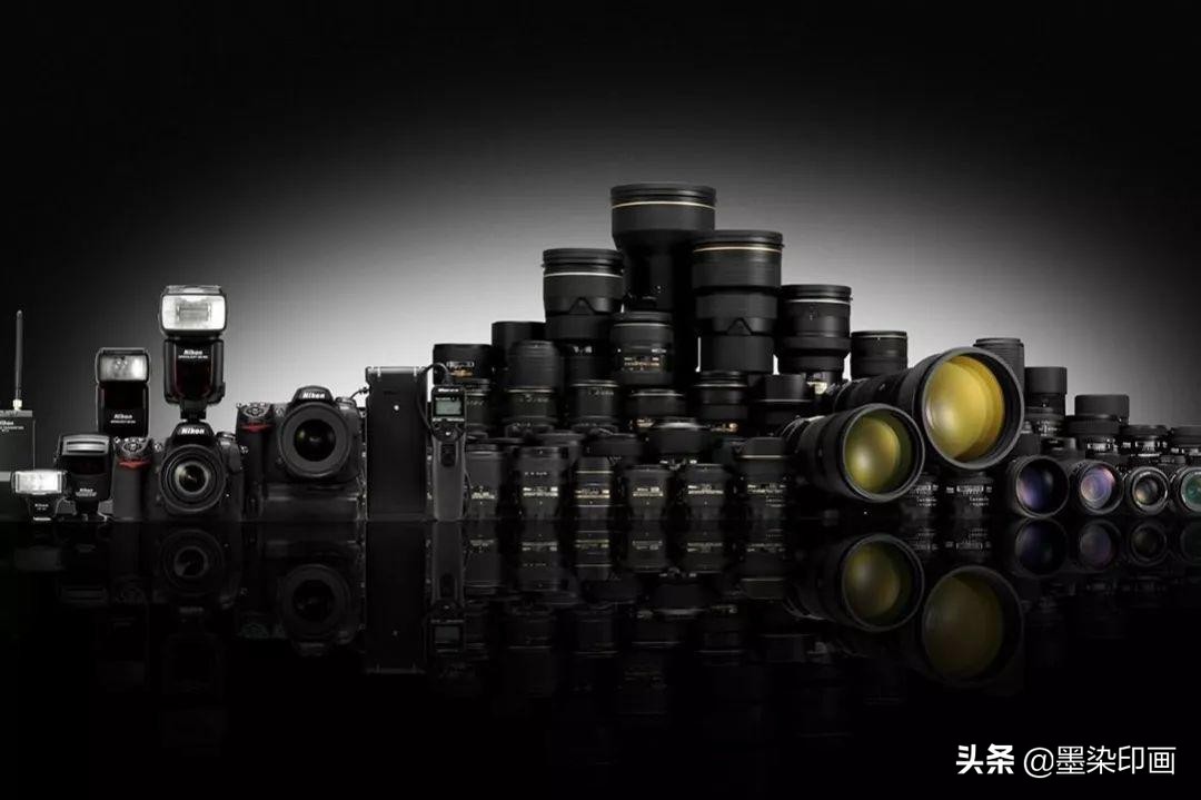 新手入门预算万元选单反还是微单,专业摄影相机单反好还是微单好