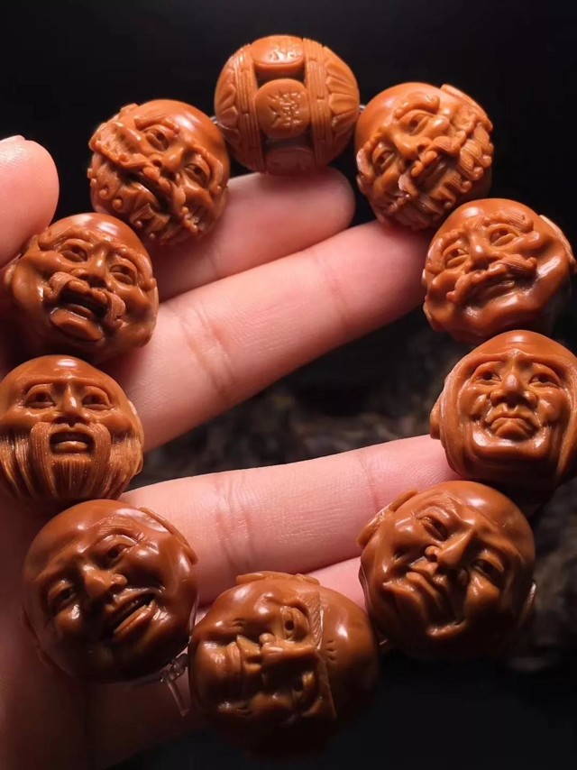 核雕留原皮,核雕留刀痕