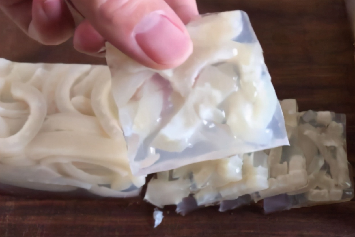 做猪皮冻水的比例是多少,做猪皮冻的正确方法