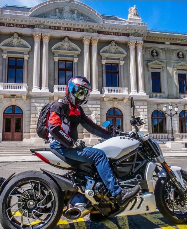 杜卡迪大魔鬼是巡航车还是街车,杜卡迪大魔鬼系列后座