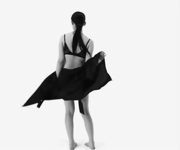 小八卦,刘雯亏损严重?燕公子联手明星演戏?