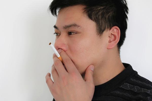 每天只抽一盒烟对身体危害大吗,每天只抽两根烟会不会影响身体