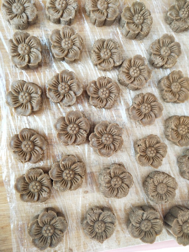 健脾养胃八珍糕,健脾糕片和八珍糕的区别