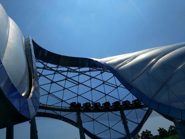 童话终究敌不过商业资本,童话美好与现实残酷的落差