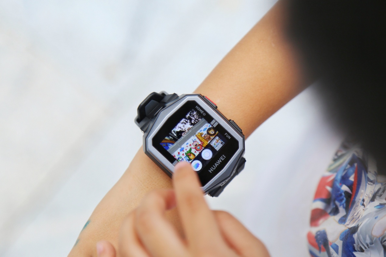 9重精确定位孩子的贴身守护者，华为儿童手表3X体验