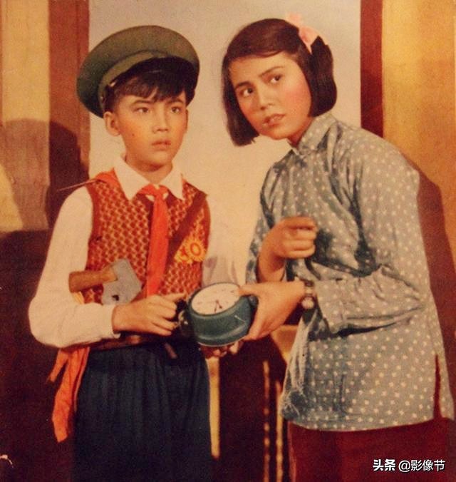 为何这部反特片的背景从国庆改到劳动节，又从劳动节改回国庆？