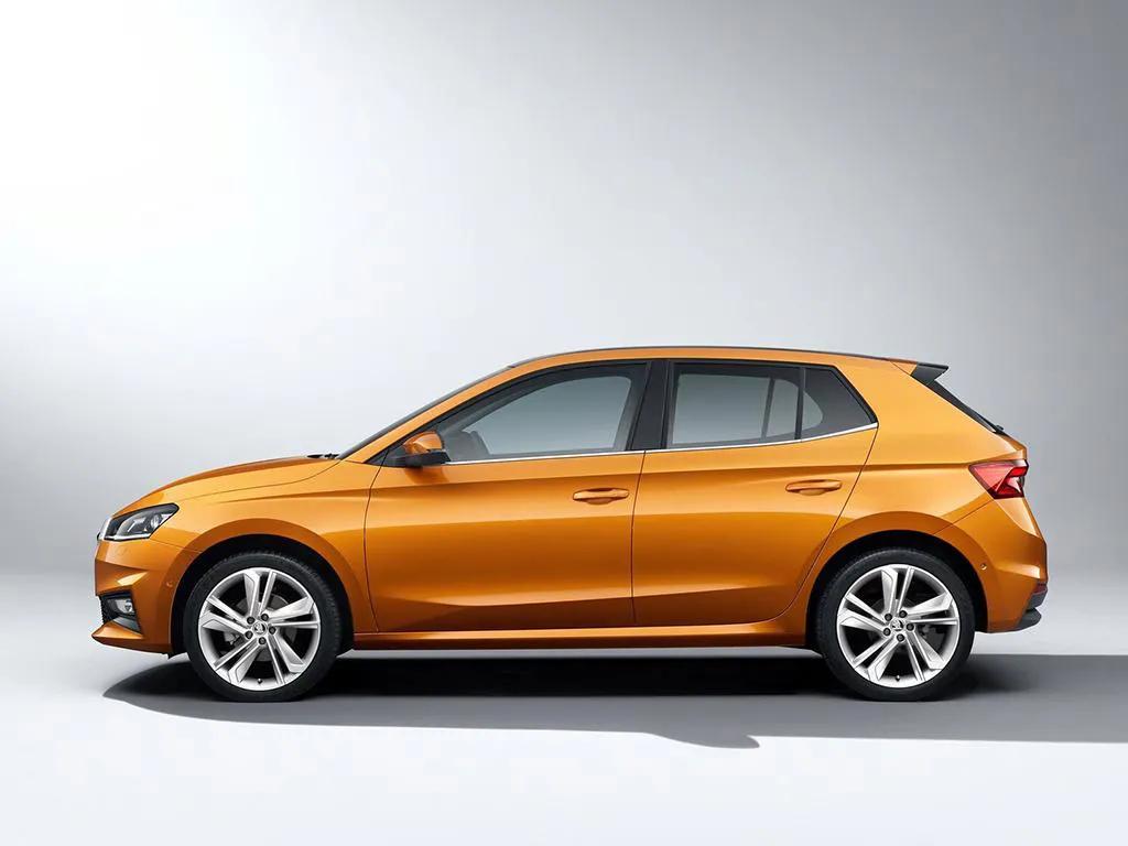 15年晶锐和polo哪个更值得入手手动,飞度雨燕晶锐polo哪款好