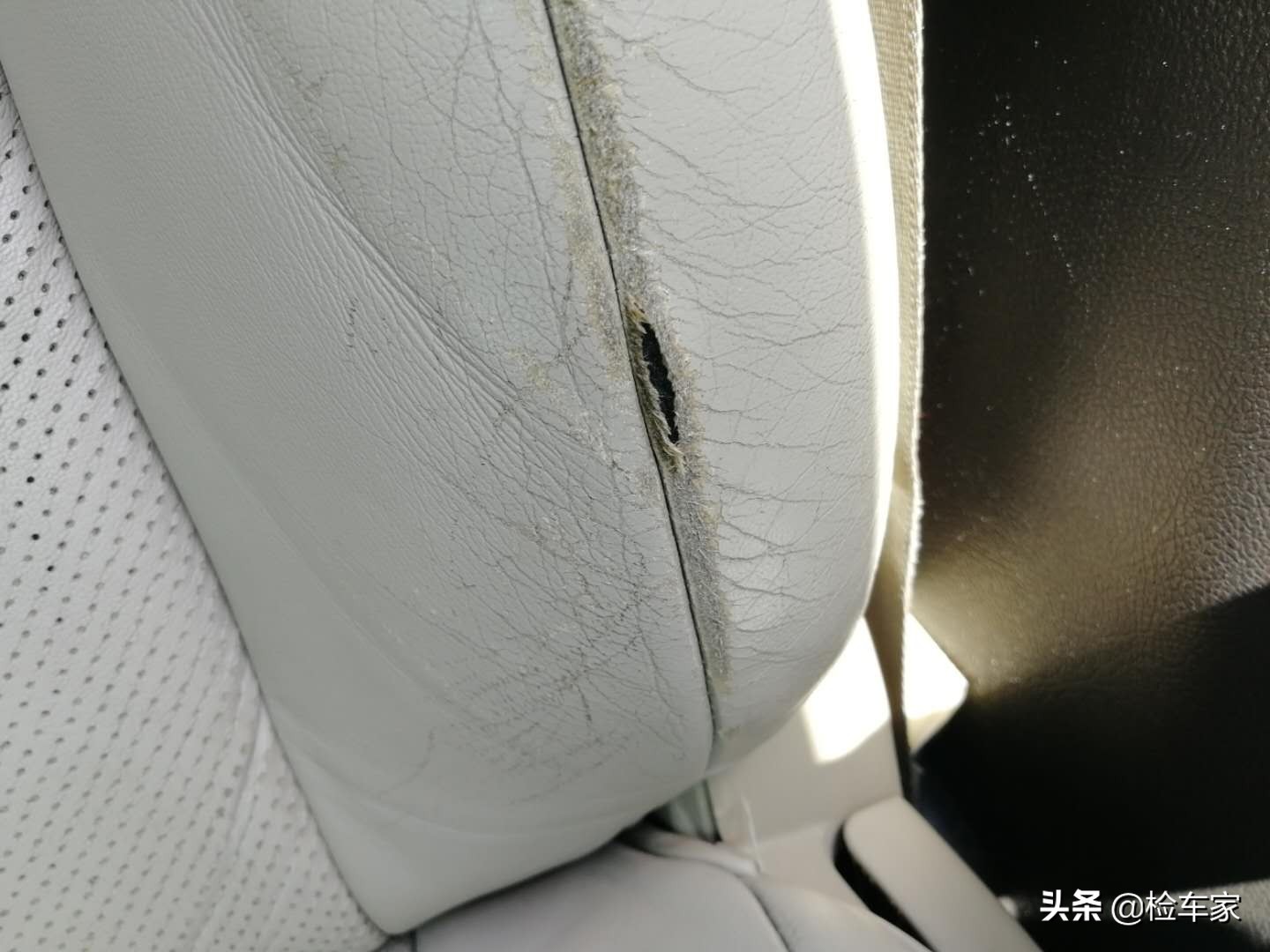 丰田兰德酷路泽手刹刹车位置,酷路泽28万左右的车