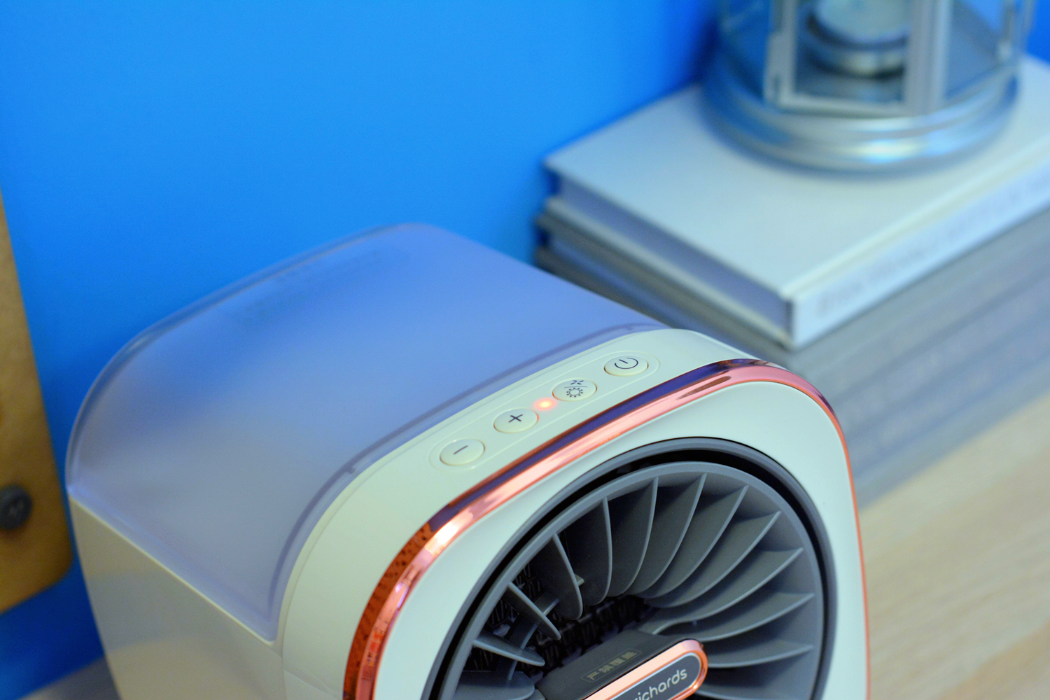 用暖风机房间干燥,暖风机能提高空气湿度吗