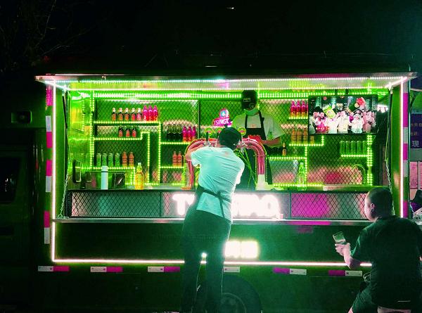 青岛啤酒街边店,青岛卖啤酒地方