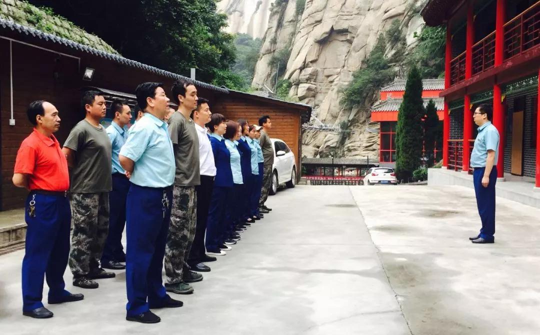 华山北峰索道下了还有多久到北峰,华山北峰索道什么样