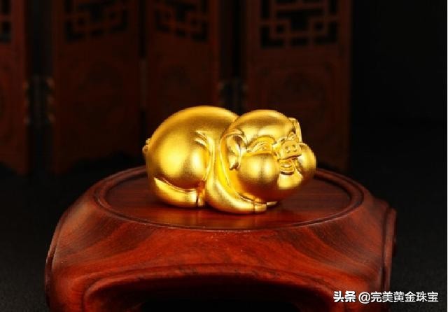 不与世俗相论争,耿直乌金是福星。