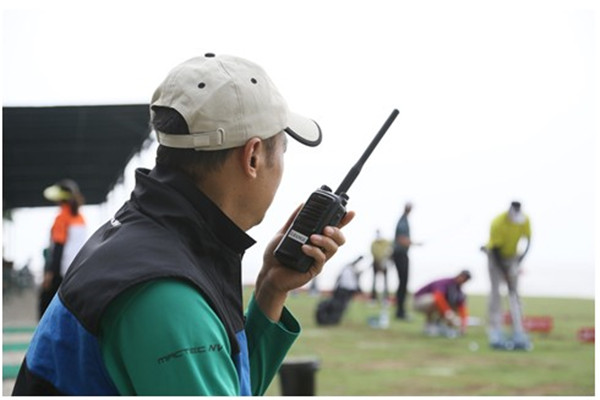 户外徒步对讲机使用,户外旅游神器对讲机