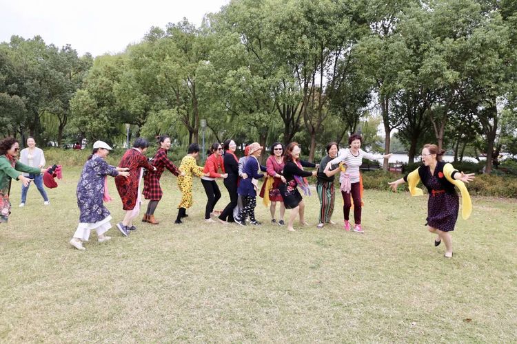 岁月不老我们不散全文,岁月不老我们不散什么意思