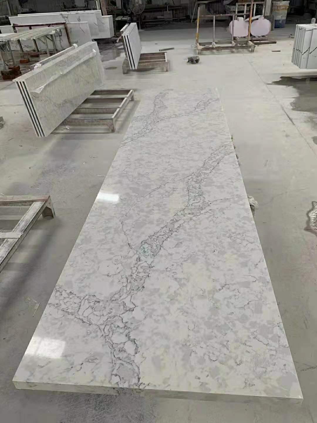 厨房台面用石英石好还是用岩板好,厨房台面用岩板好还是石英石好些