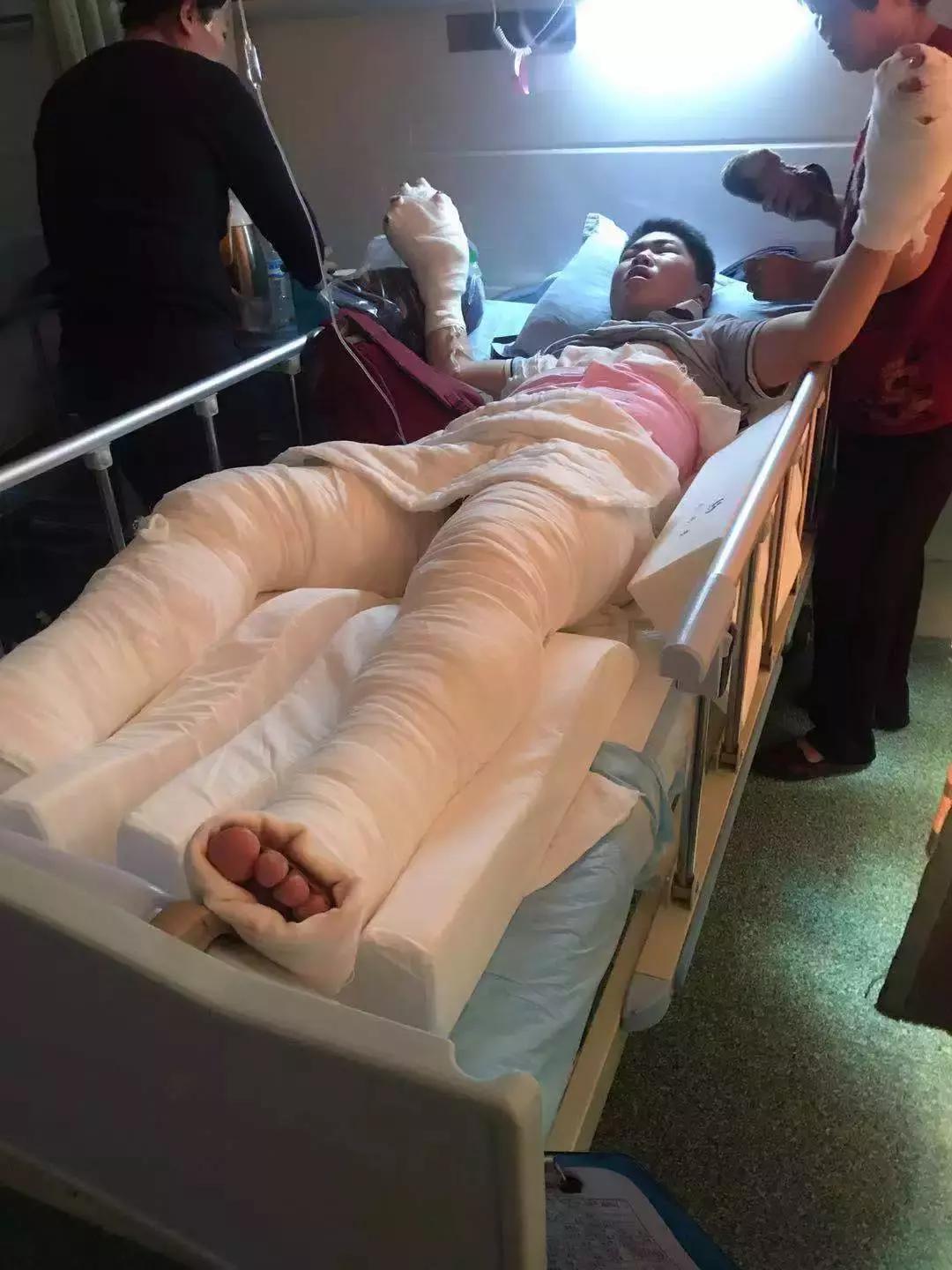 突发！济南供热管道爆裂