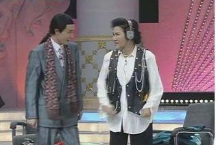 连登春晚24年现状,连登春晚8年走红后却回归家庭