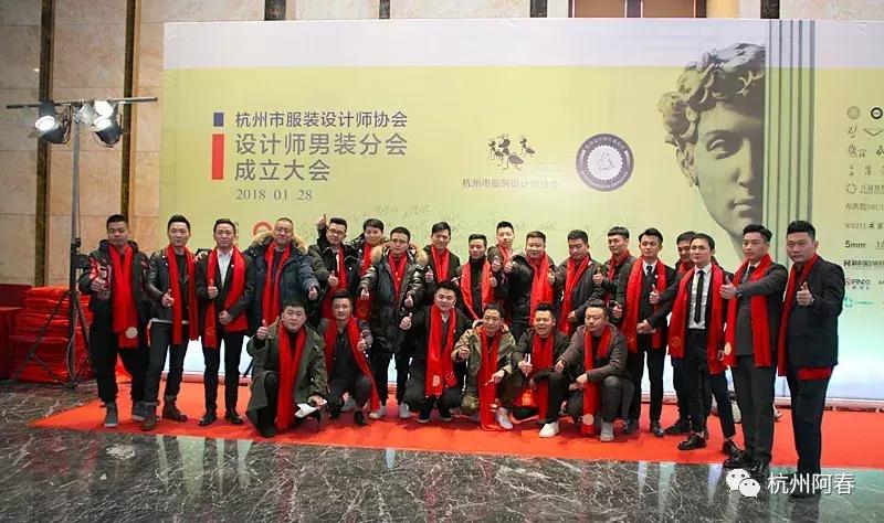 超百图再现2018年服装圈内那三十道靓丽风景……