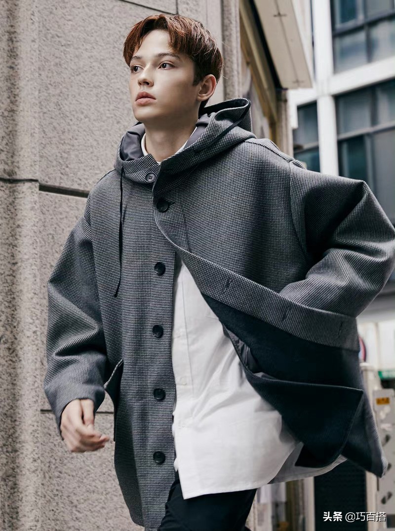 长款黑色羽绒服外套怎么搭配好看,长款外套怎么搭配好看