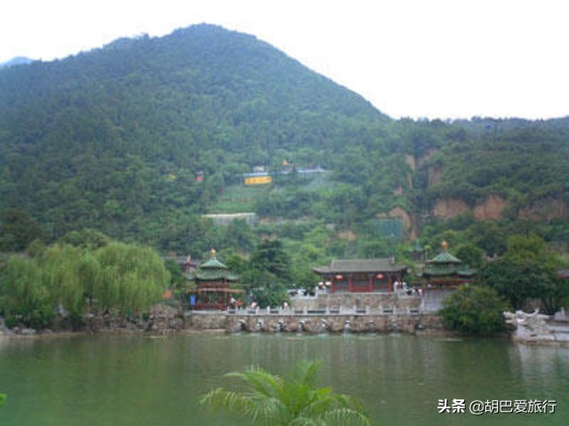 西安骊山环山公路亭子,骊山上的亭子