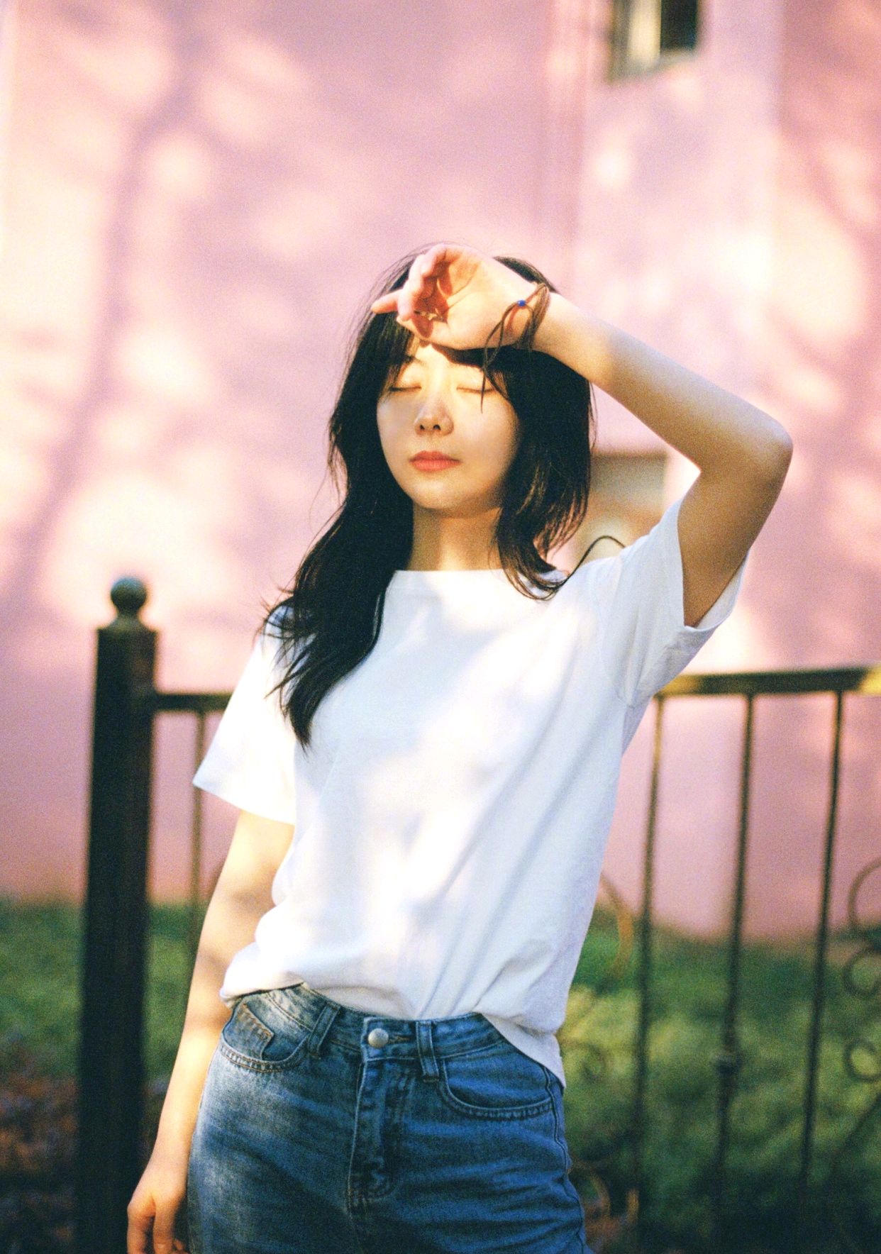 谭松韵穿衣搭配轻松减龄,谭松韵减龄衣服搭配图片