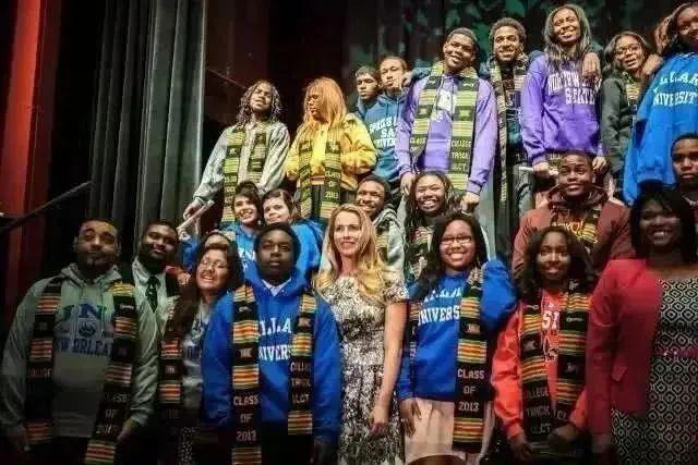 裸捐250亿美元揭露富豪最大的阴谋,乔布斯遗孀裸捐250亿美元给谁