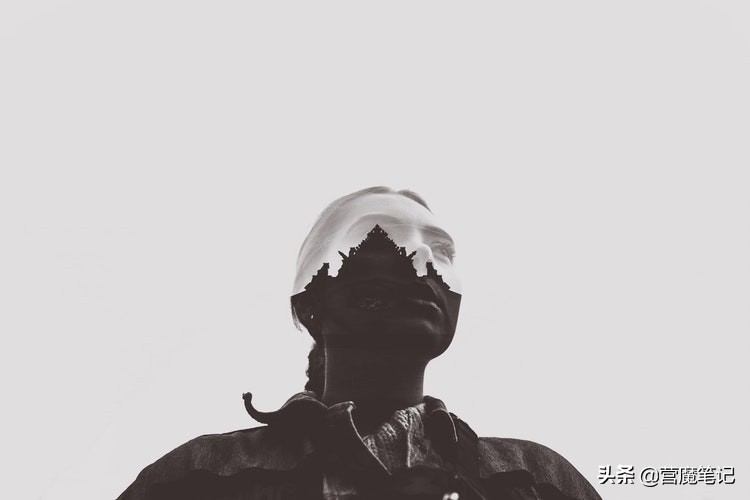 00后女孩摆地摊月入百万怎么办,衣服怎样摆地摊摆出高级感