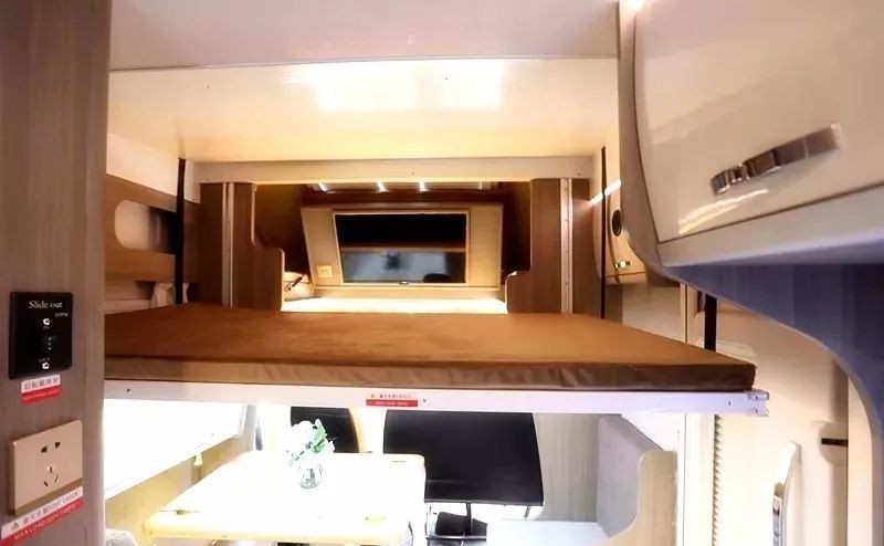 澶у瀷鏅鸿兘鍌ㄥ瓨浠撳簱,椋炵鎴胯溅ad02