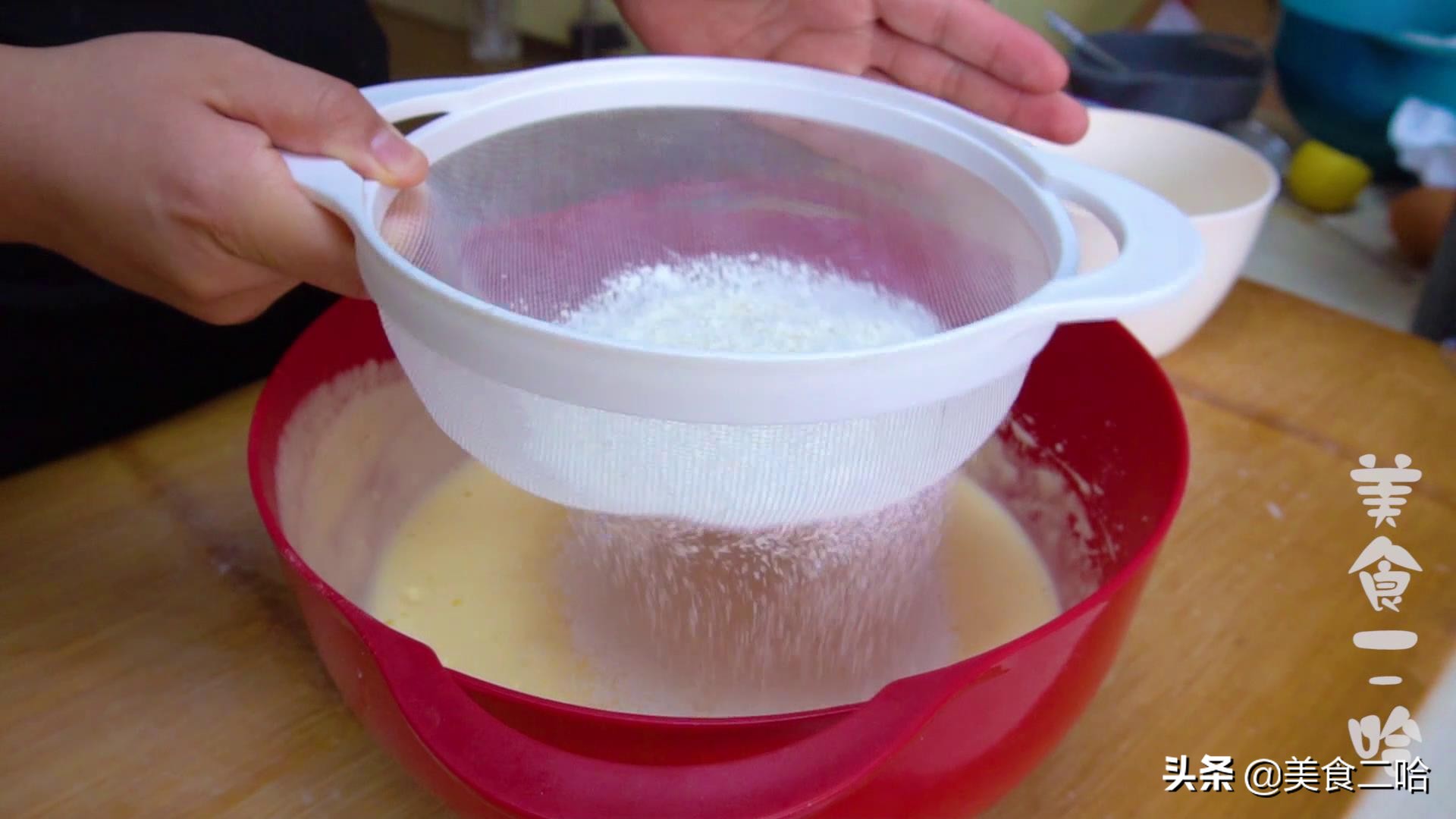 老式鸡蛋糕的做法得焖一下吗,超简单的老式鸡蛋糕的做法