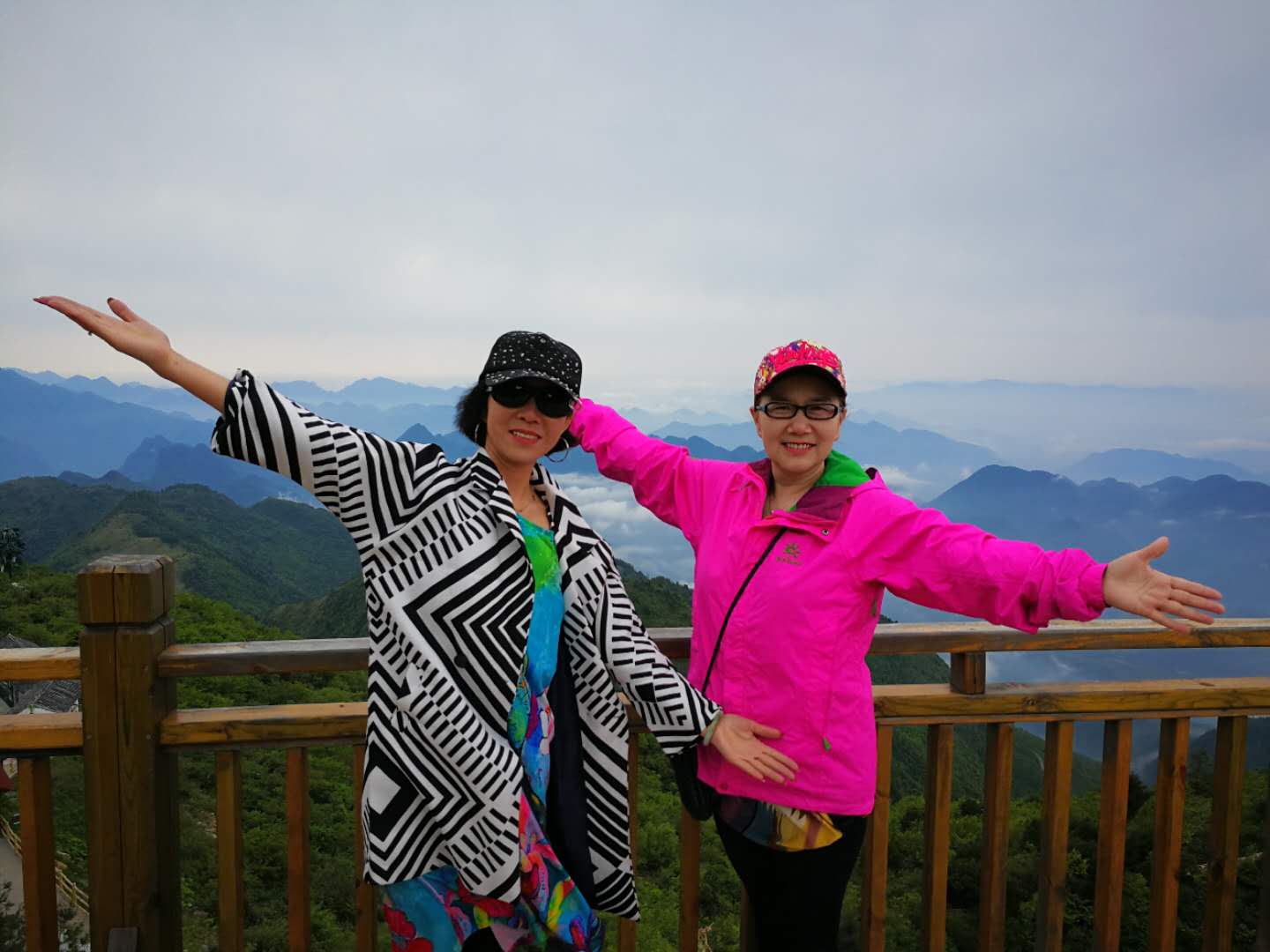 世纪悦途千户苗寨,贵州省西江千户苗寨风情旅行