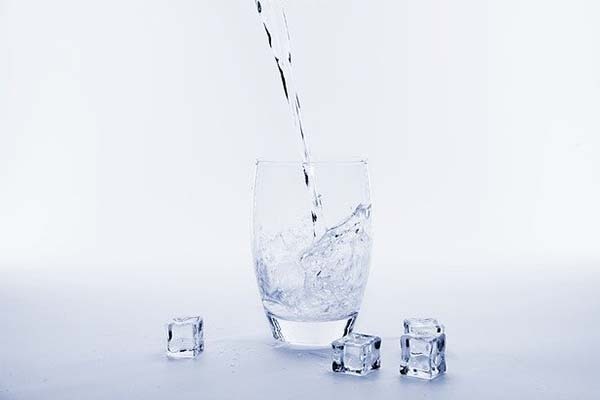 哺乳期不能吃什么食物容易回奶,哺乳期不能吃的胀气食物清单豆角