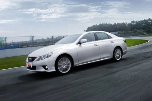 10年丰田锐志2万全款,10年丰田锐志二手车值多少钱