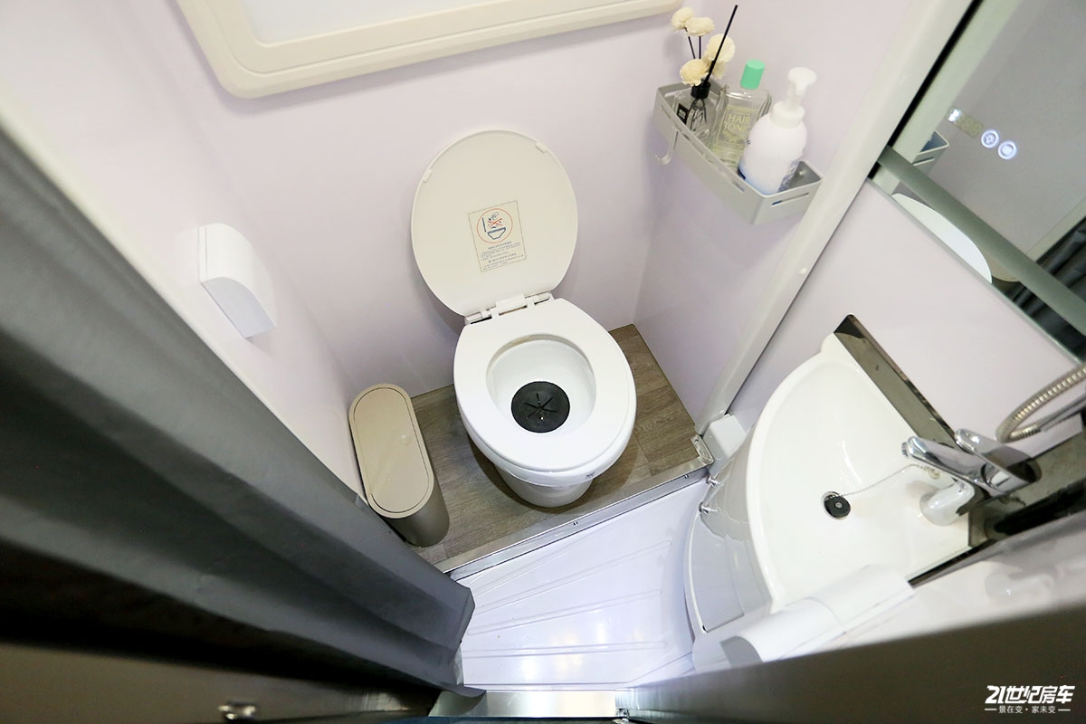 最新国产依维柯欧胜四驱房车,依维柯欧胜6.5吨悬挂