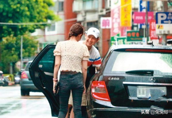 何妤玟前夫是谁,何妤玟最短恋情