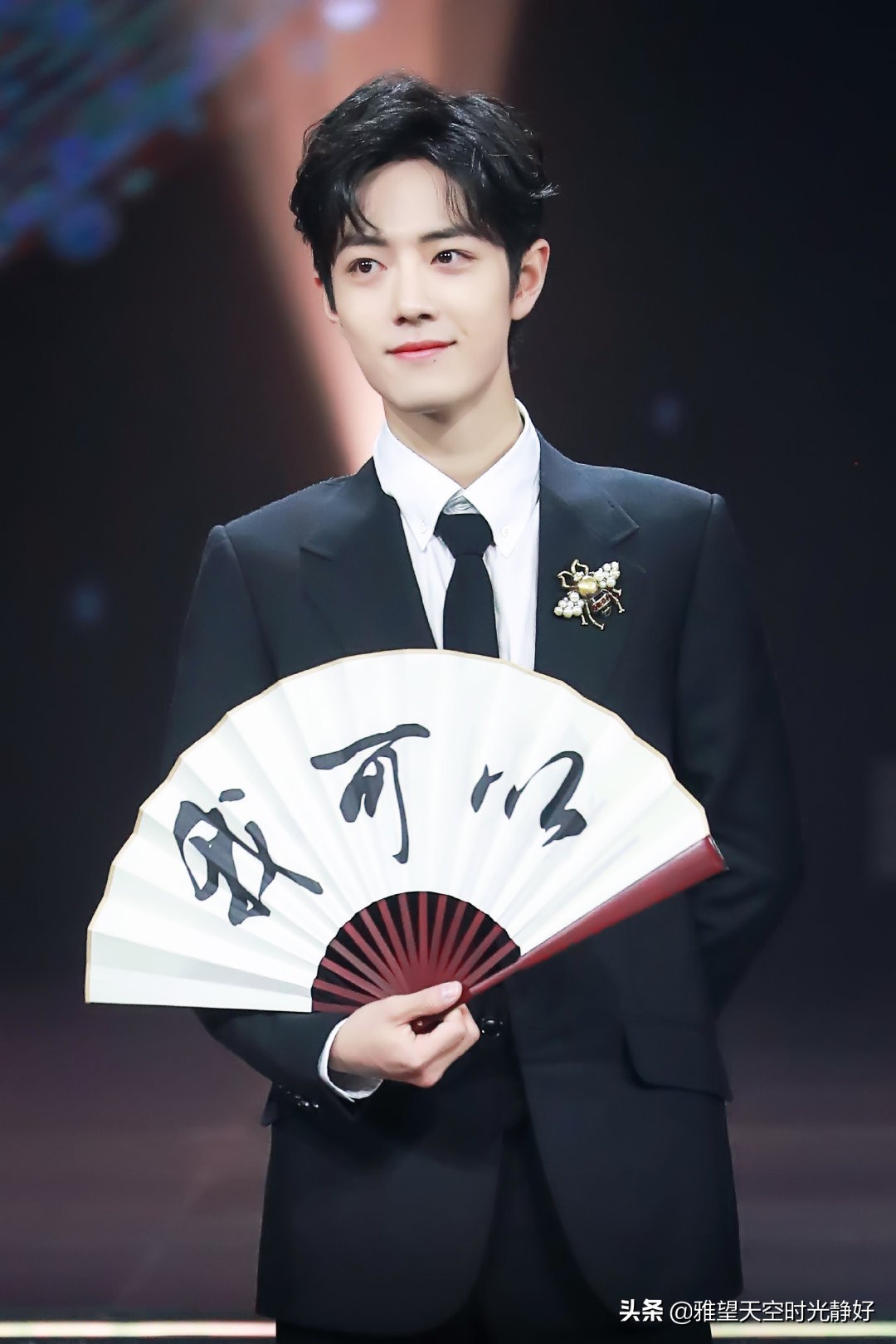 痞帅风男明星壁纸黑色,黑色西装壁纸