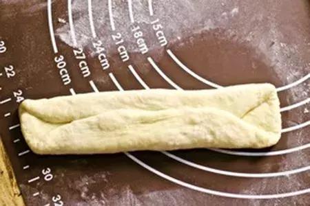 法式蒜香烤肠面包做法,丹麦烤肠面包做法