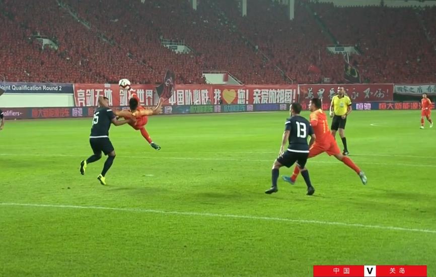 国足7比0胜关岛，里皮战术成熟，全场球迷中国红表爱国心，给力