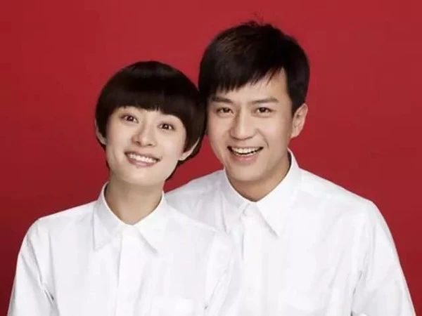 吴京晒出来的结婚照,吴京结婚照搞笑